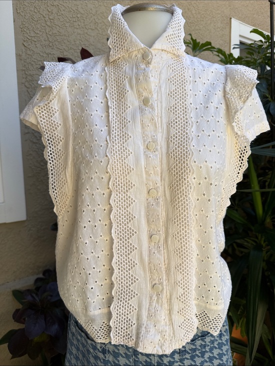 Vintage Tops - Vintage Cream Eyelet Lace Cotton Button-Front Top